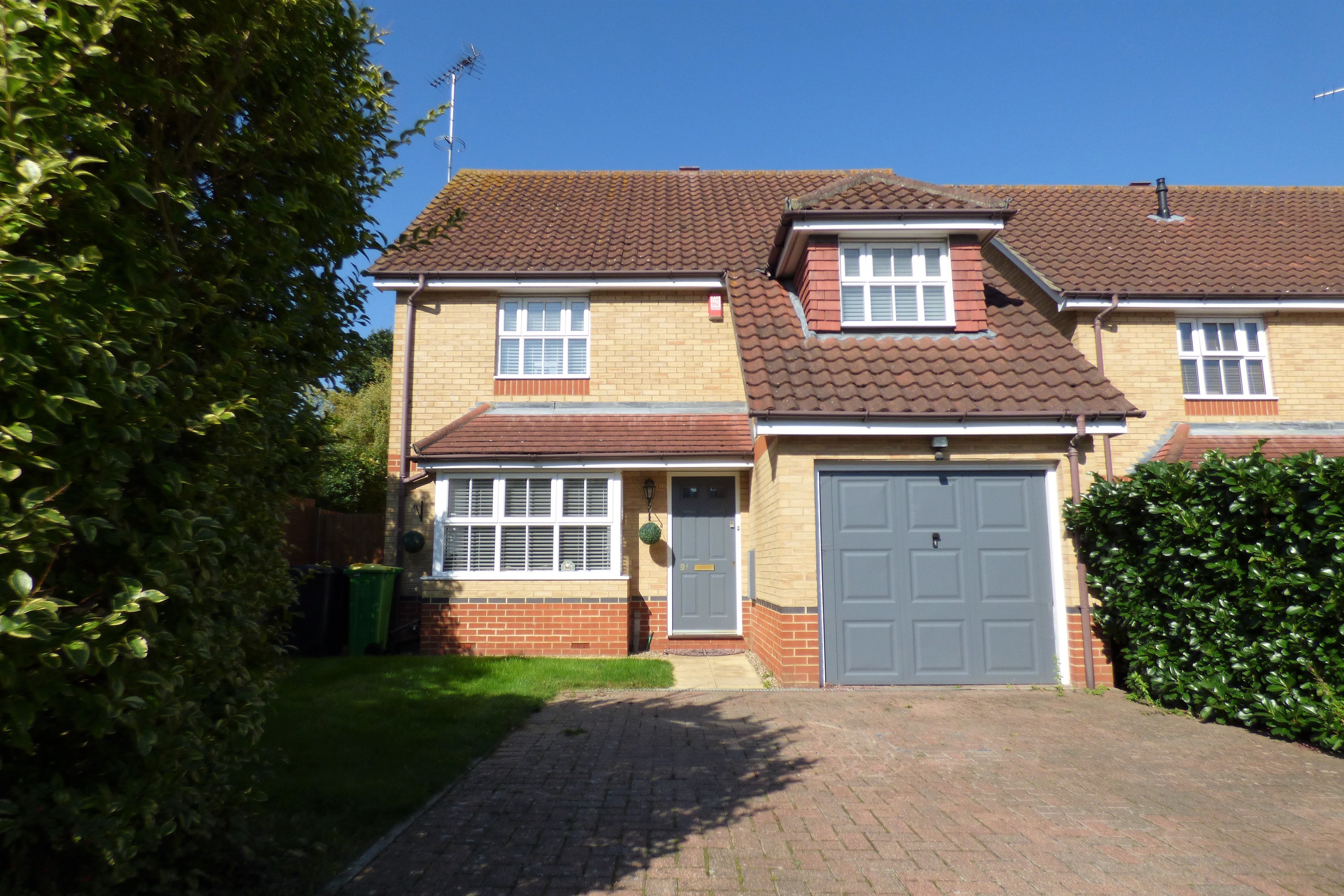 4 bed detached house for sale in Heron Gardens, Rayleigh 0